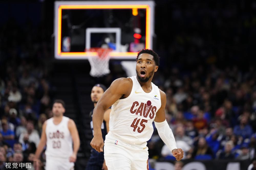 首球来了，苏比门迪传中助攻哲凯赖什头球破门.